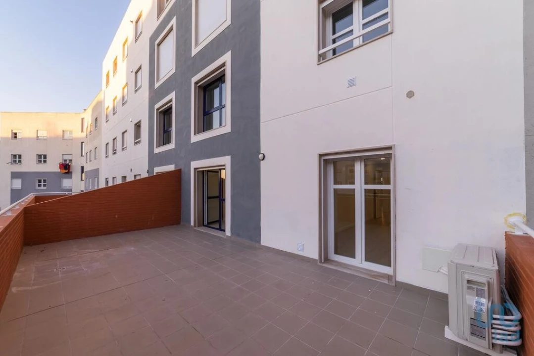 Apartamento T2 para Venda em Venteira Foto 9