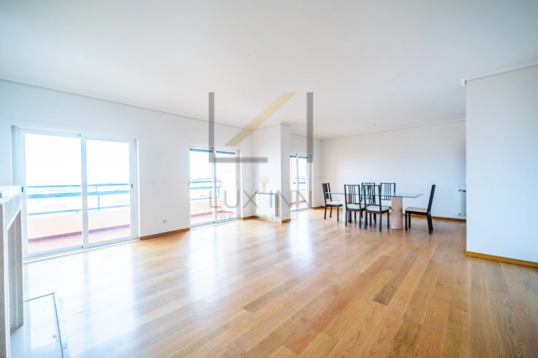 Apartamento T3 para Venda em Cascais e Estoril Foto 1