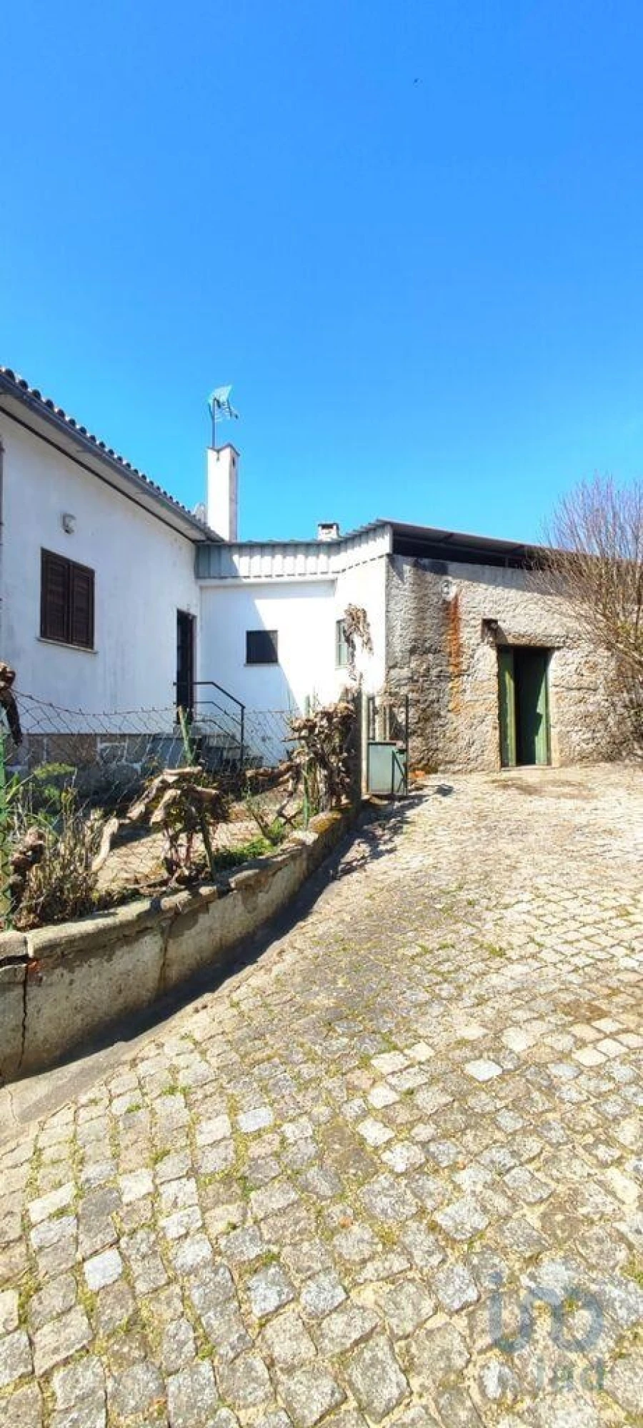 Moradia T4 para Venda em Covas e Vila Nova de Oliveirinha Foto 2