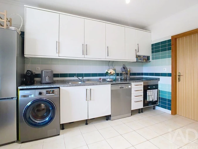 Apartamento T3 para Venda em Estômbar e Parchal Foto 18