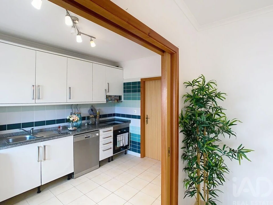 Apartamento T3 para Venda em Estômbar e Parchal Foto 21