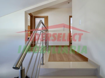 Moradia T4 para Venda em Silveira