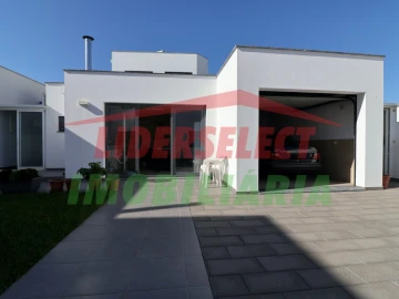 Moradia T4 para Venda em Silveira
