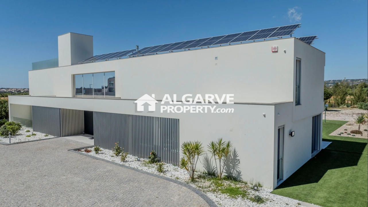 Moradia T5 para Venda em Quarteira Foto 54