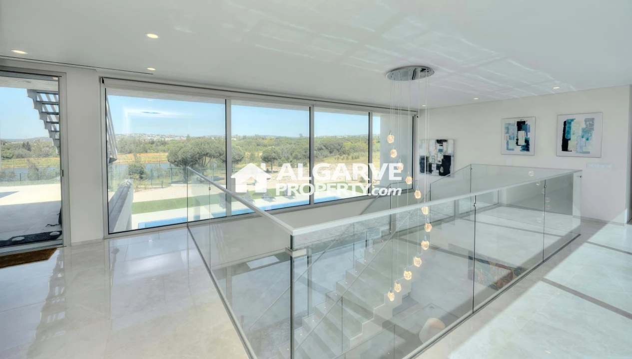 Moradia T5 para Venda em Quarteira Foto 77