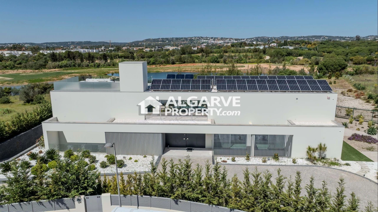 Moradia T5 para Venda em Quarteira Foto 45