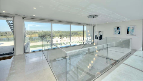 Moradia T5 para Venda em Quarteira