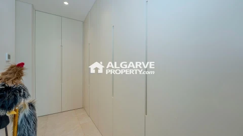 Moradia T5 para Venda em Quarteira