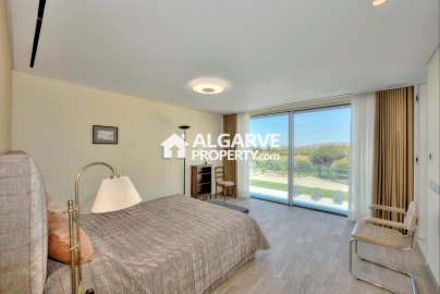 Moradia T5 para Venda em Quarteira