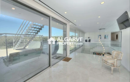 Moradia T5 para Venda em Quarteira