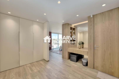 Moradia T5 para Venda em Quarteira