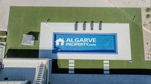 Moradia T5 para Venda em Quarteira