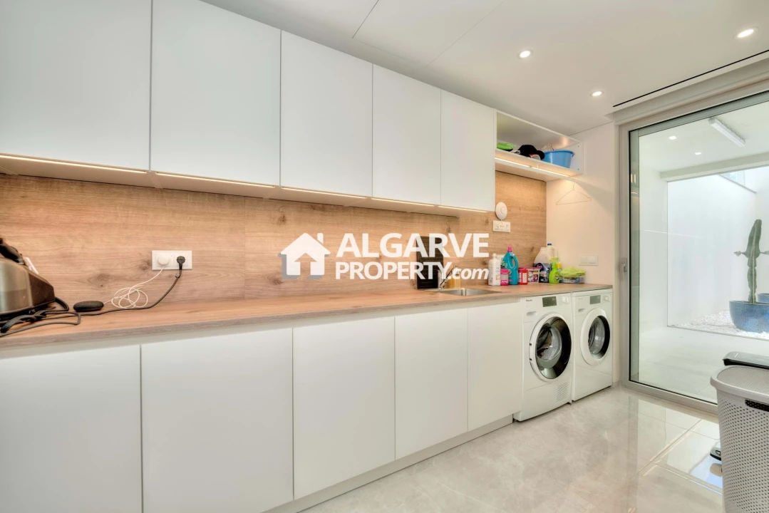 Moradia T5 para Venda em Quarteira Foto 70