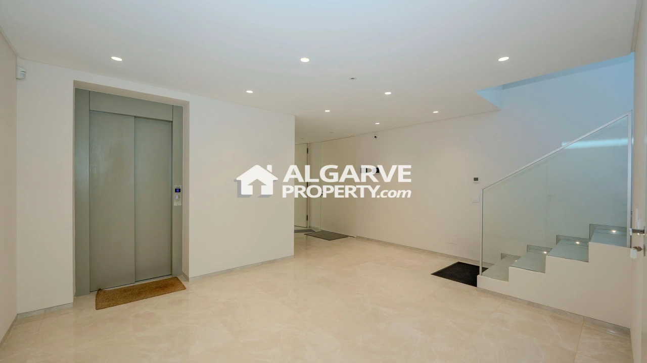 Moradia T5 para Venda em Quarteira Foto 20