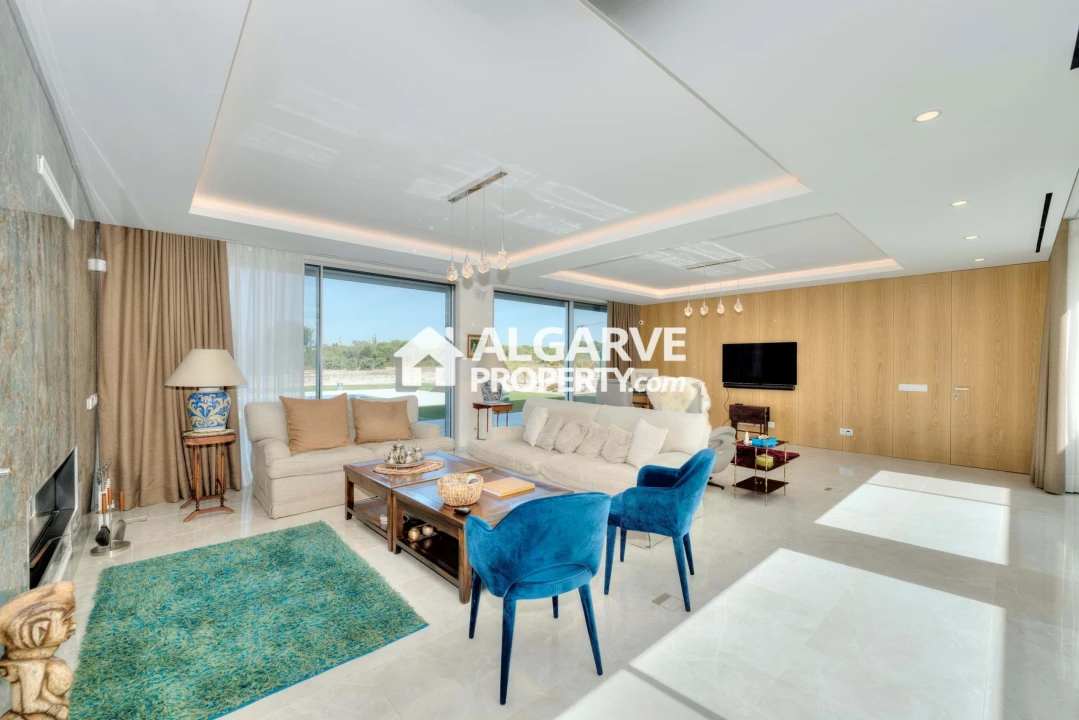 Moradia T5 para Venda em Quarteira Foto 66