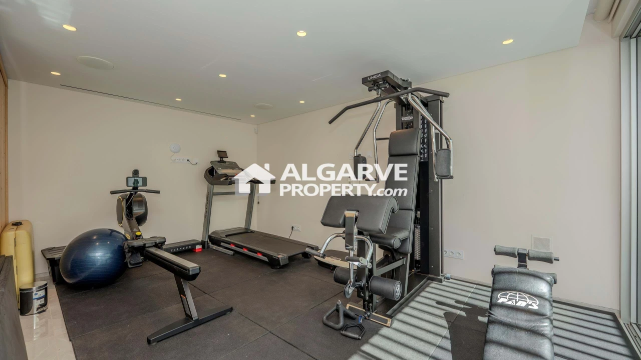 Moradia T5 para Venda em Quarteira Foto 17