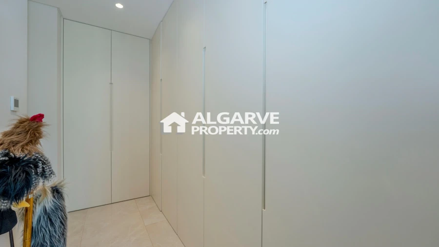 Moradia T5 para Venda em Quarteira Foto 8