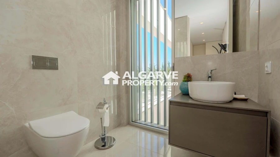 Moradia T5 para Venda em Quarteira Foto 6