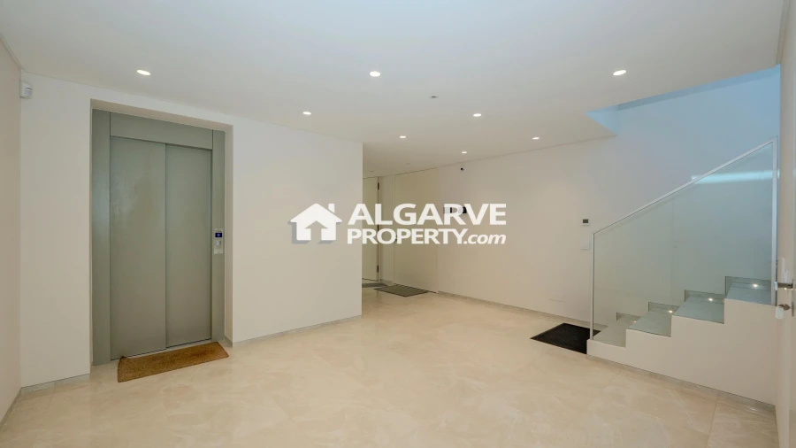 Moradia T5 para Venda em Quarteira Foto 20