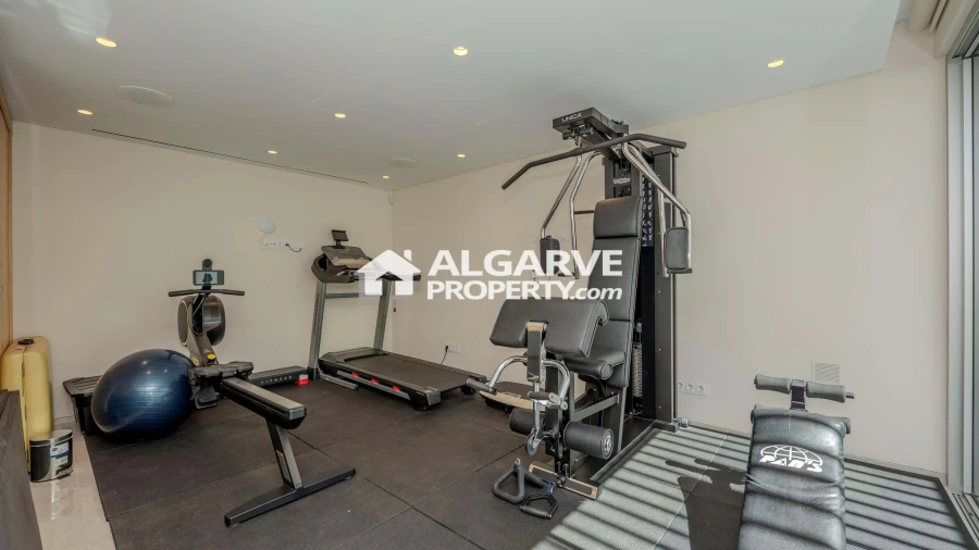 Moradia T5 para Venda em Quarteira Foto 17