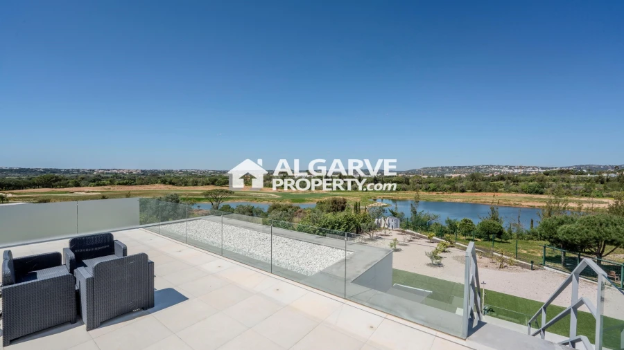 Moradia T5 para Venda em Quarteira Foto 42