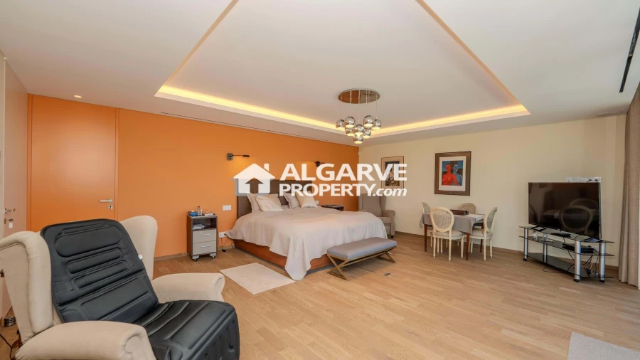 Moradia T5 para Venda em Quarteira Foto 34