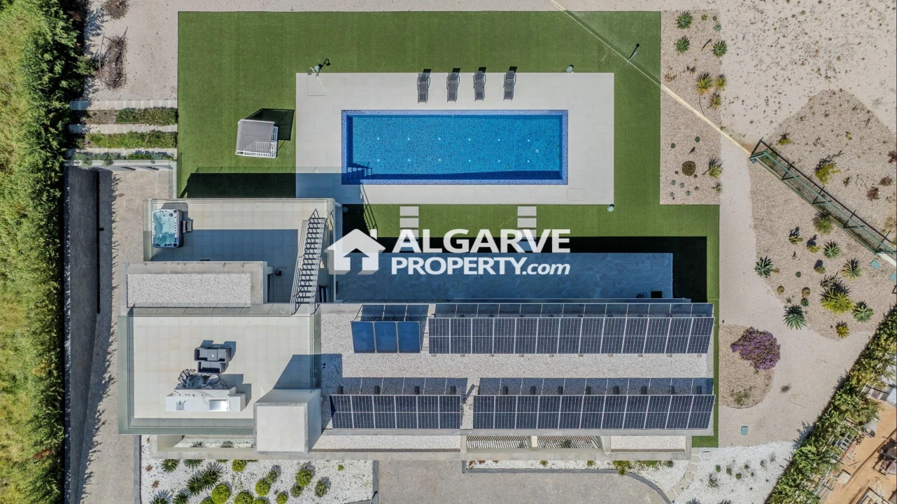 Moradia T5 para Venda em Quarteira Foto 59