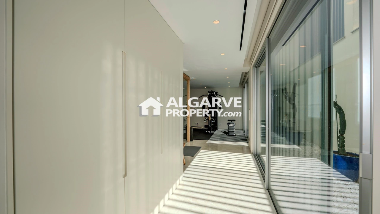 Moradia T5 para Venda em Quarteira Foto 19