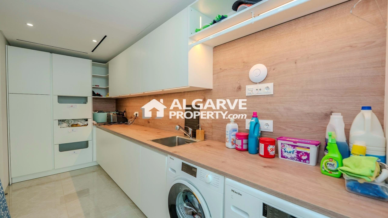 Moradia T5 para Venda em Quarteira Foto 21