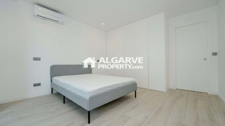 Apartamento T2 para Venda em Quarteira Foto 11