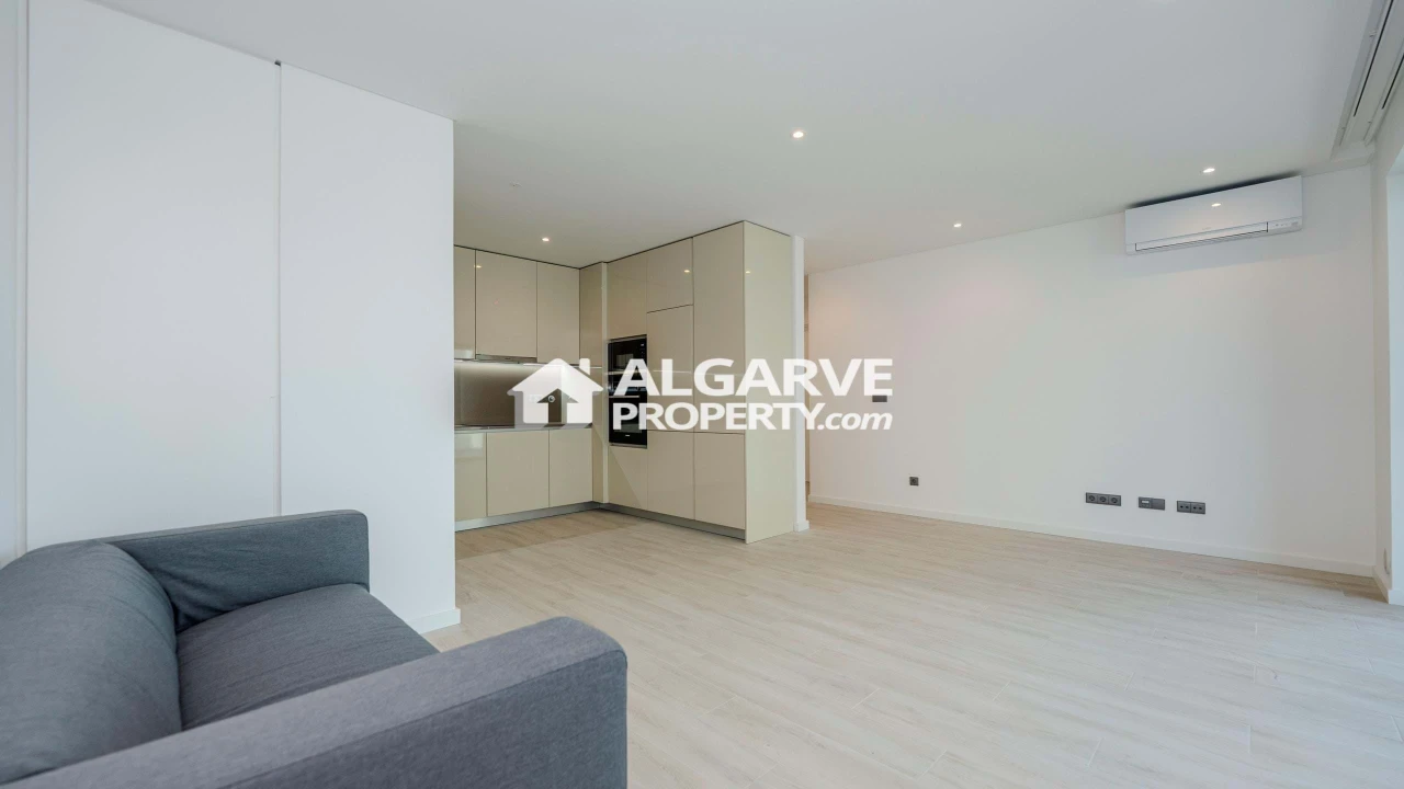 Apartamento T2 para Venda em Quarteira Foto 8