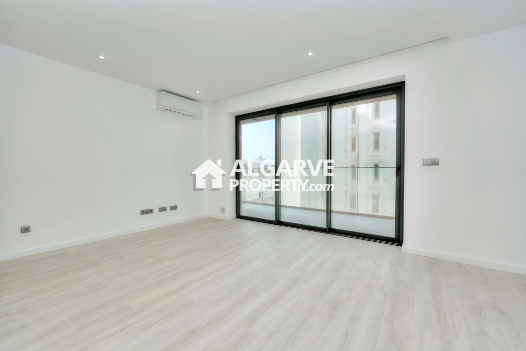 Apartamento T2 para Venda em Quarteira Foto 2