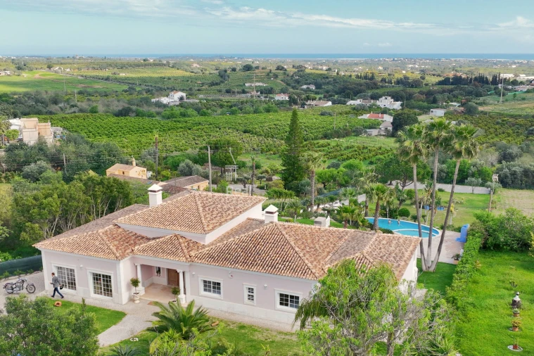 Moradia T5 para Venda em Olhão Foto 3