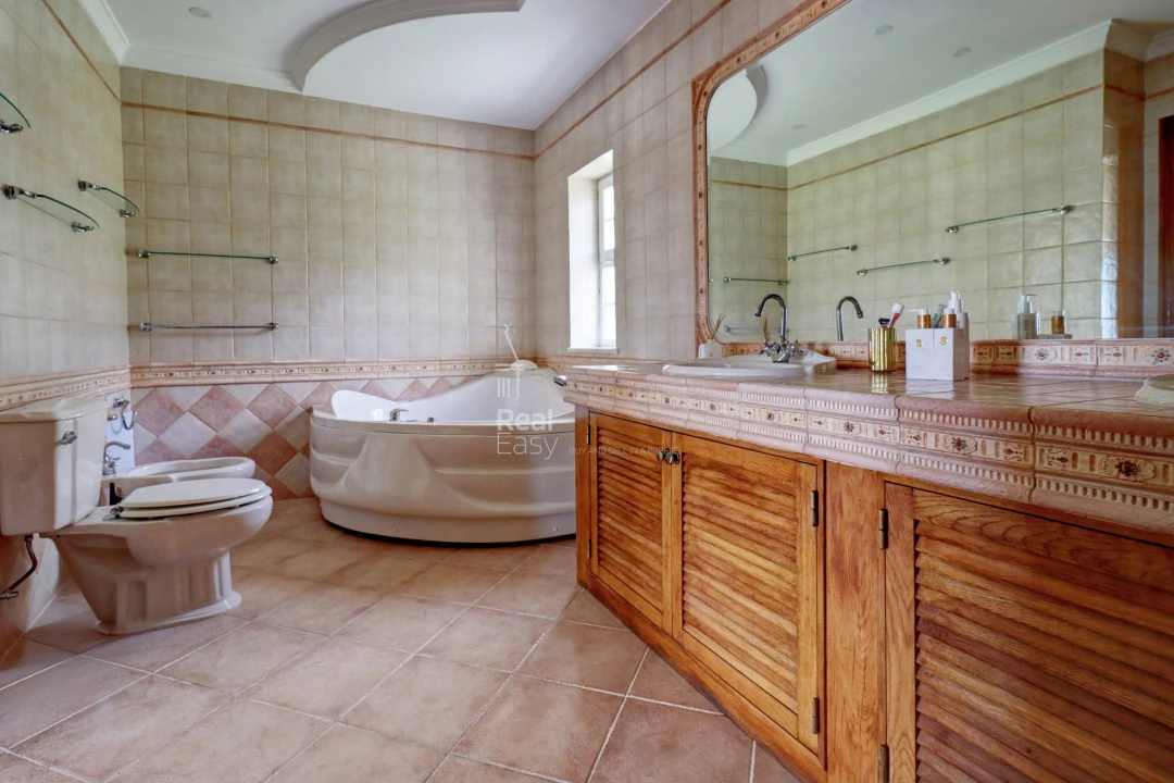 Moradia T5 para Venda em Olhão Foto 24