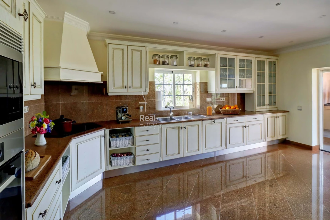 Moradia T5 para Venda em Olhão Foto 13