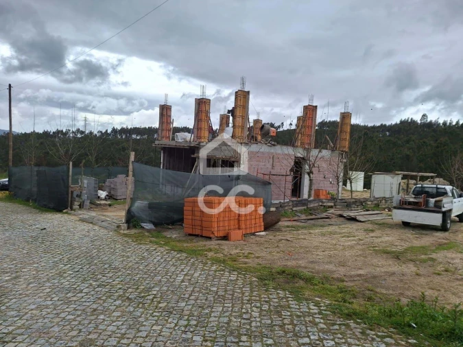 Moradia T3 para Venda em Lordelo Foto 7