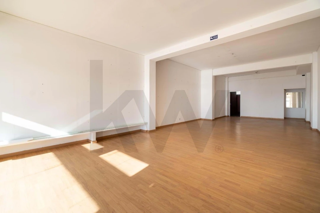 Negócio para Venda em Quarteira Foto 7