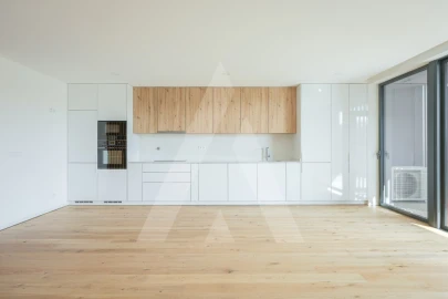Apartamento T3 para Venda em Glória e Vera Cruz