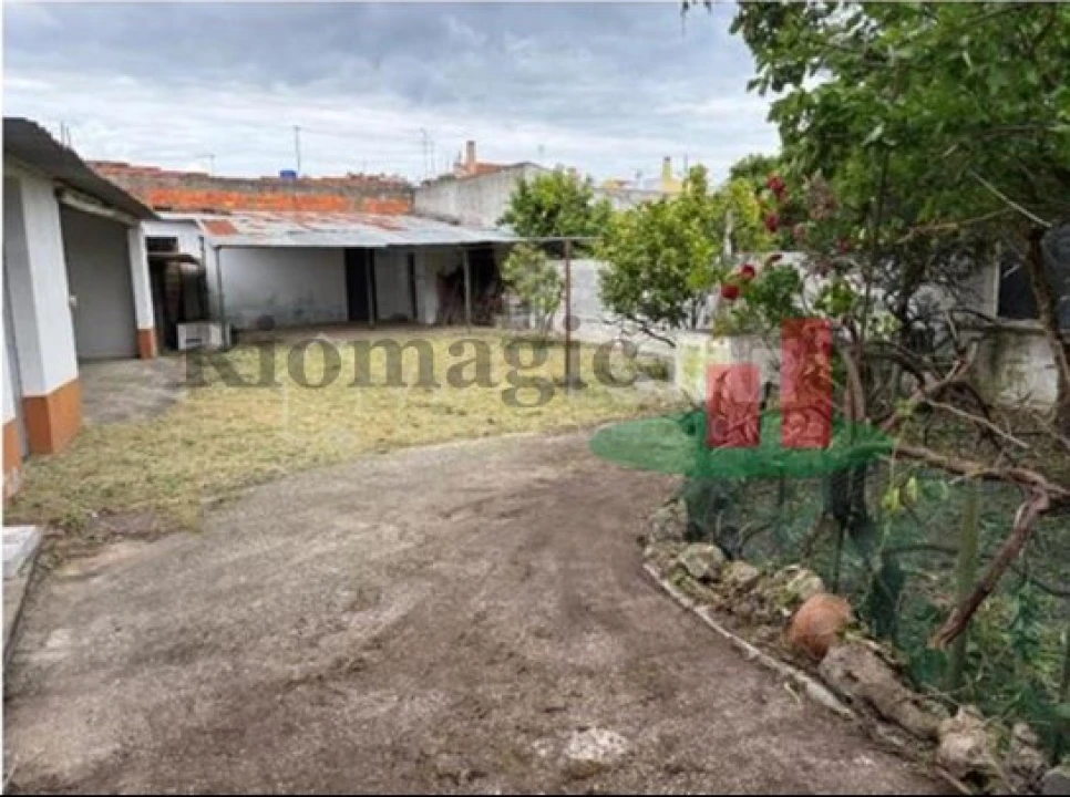 Moradia T3 para Venda em Benfica do Ribatejo Foto 2