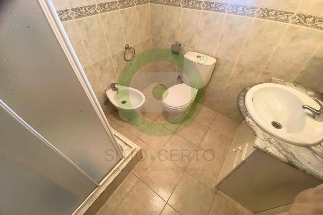 Moradia T4 para Venda em Santiago de Ribeira de Alhariz Foto 15