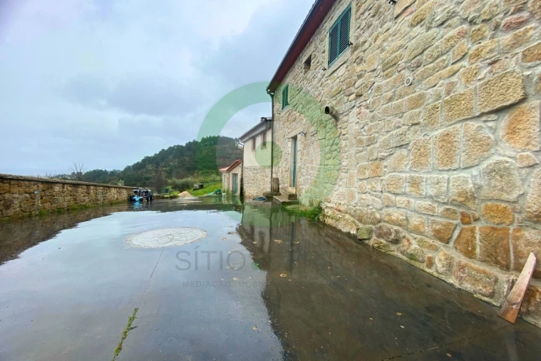 Moradia T4 para Venda em Santiago de Ribeira de Alhariz Foto 2