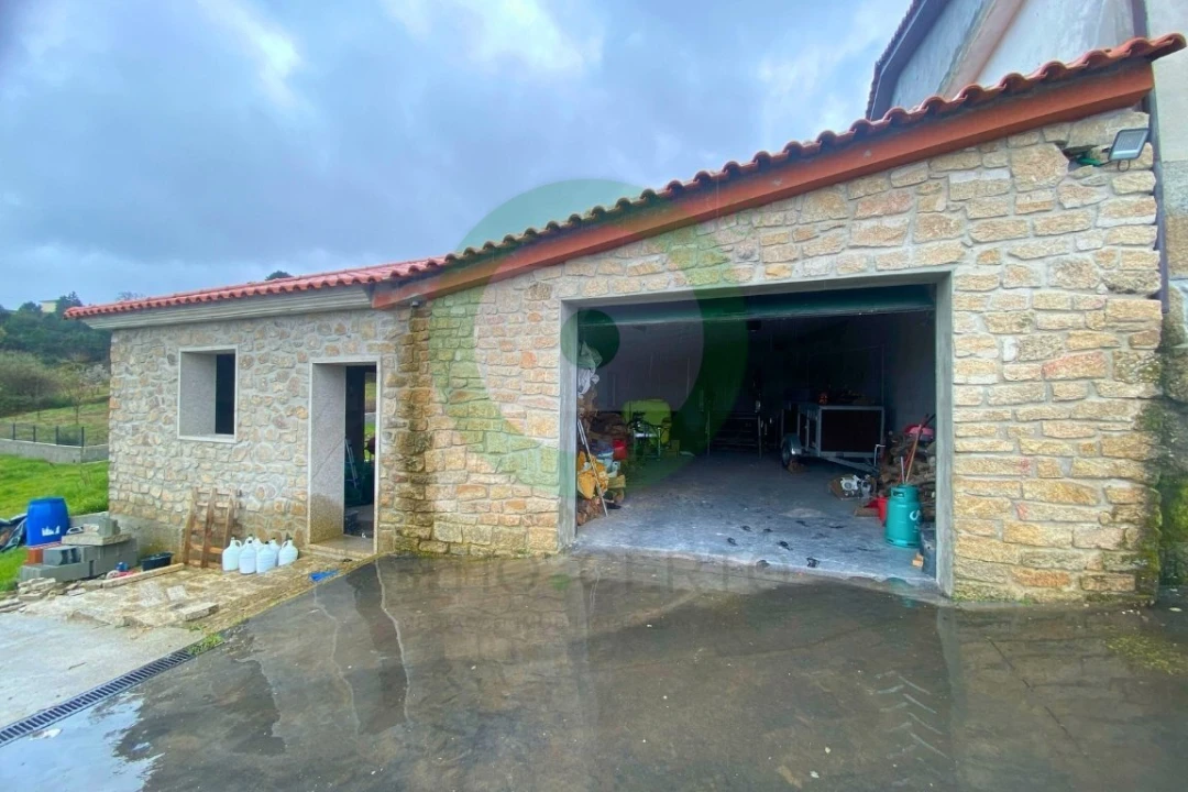 Moradia T4 para Venda em Santiago de Ribeira de Alhariz Foto 6