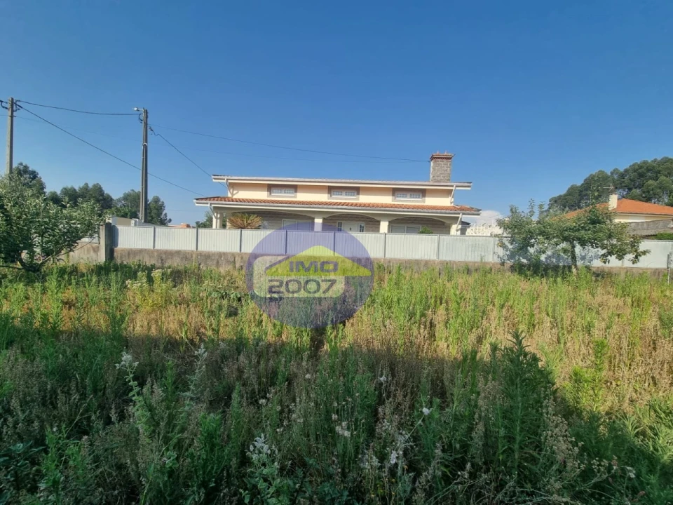 Terreno para Venda em Nogueira da Regedoura Foto 3