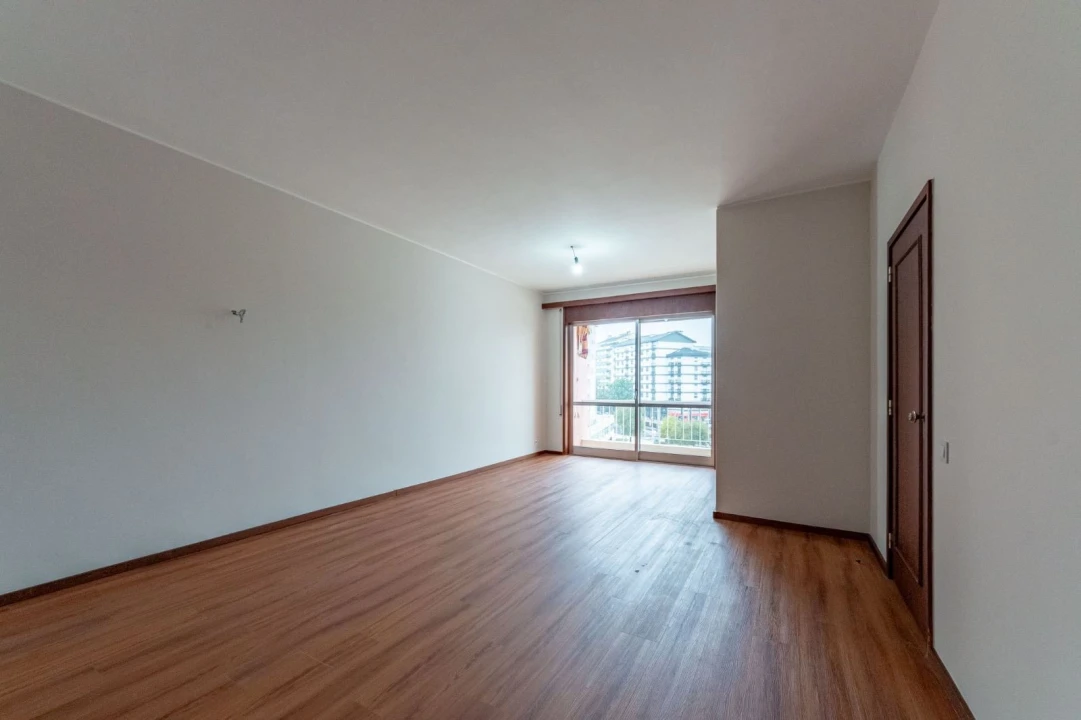 Apartamento T3 para Arrendamento em Arcozelo Foto 2
