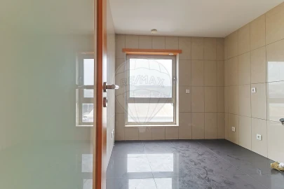 Apartamento T3 para Venda em Sé Nova, Santa Cruz, Almedina e São Bartolomeu
