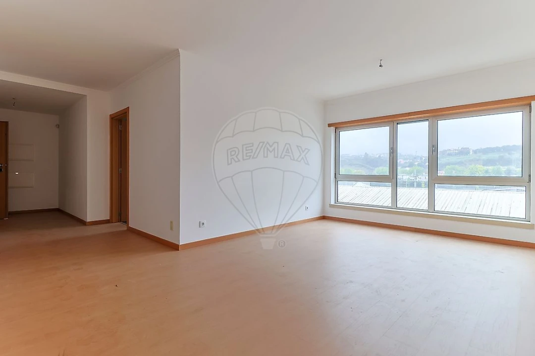 Apartamento T3 para Venda em Sé Nova, Santa Cruz, Almedina e São Bartolomeu Foto 9