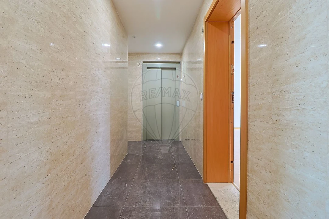 Apartamento T3 para Venda em Sé Nova, Santa Cruz, Almedina e São Bartolomeu Foto 31