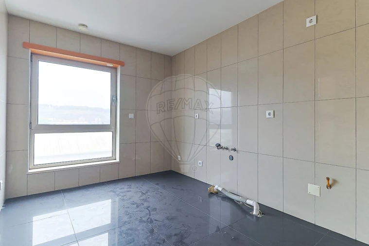 Apartamento T3 para Venda em Sé Nova, Santa Cruz, Almedina e São Bartolomeu Foto 28