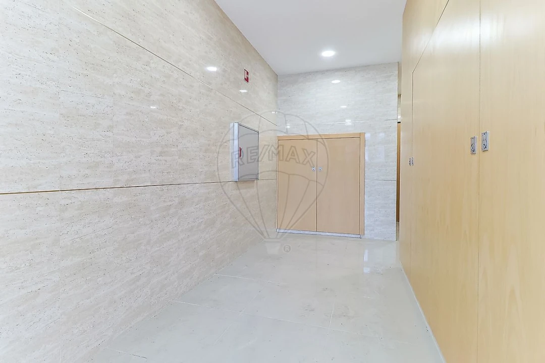 Apartamento T3 para Venda em Sé Nova, Santa Cruz, Almedina e São Bartolomeu Foto 1