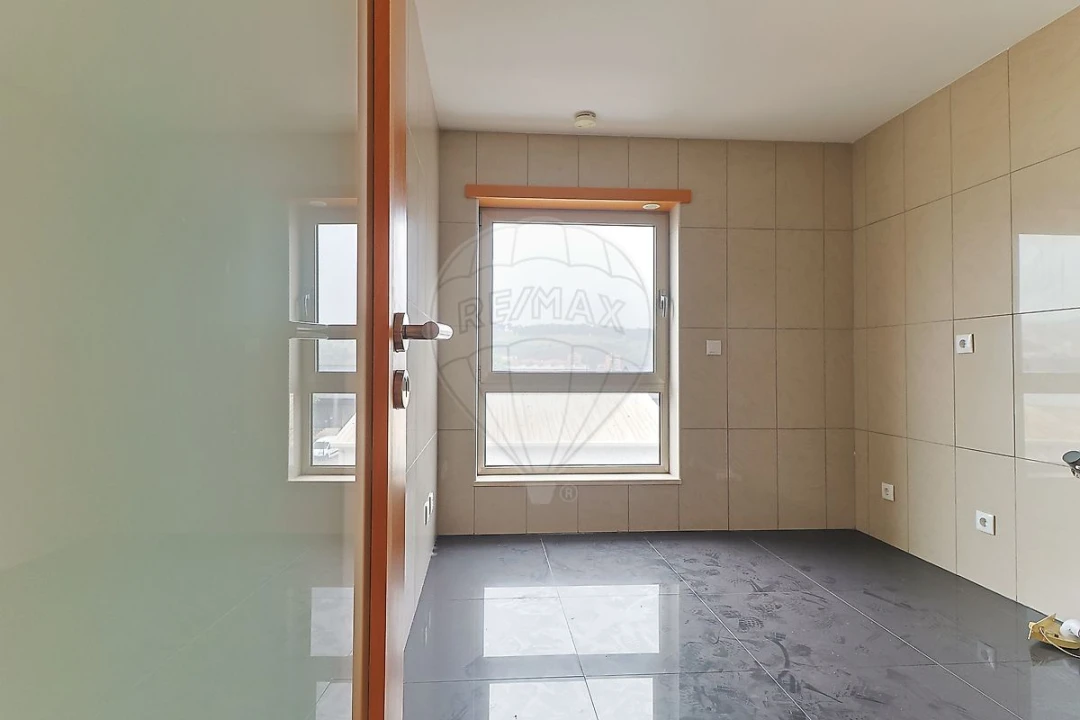 Apartamento T3 para Venda em Sé Nova, Santa Cruz, Almedina e São Bartolomeu Foto 27